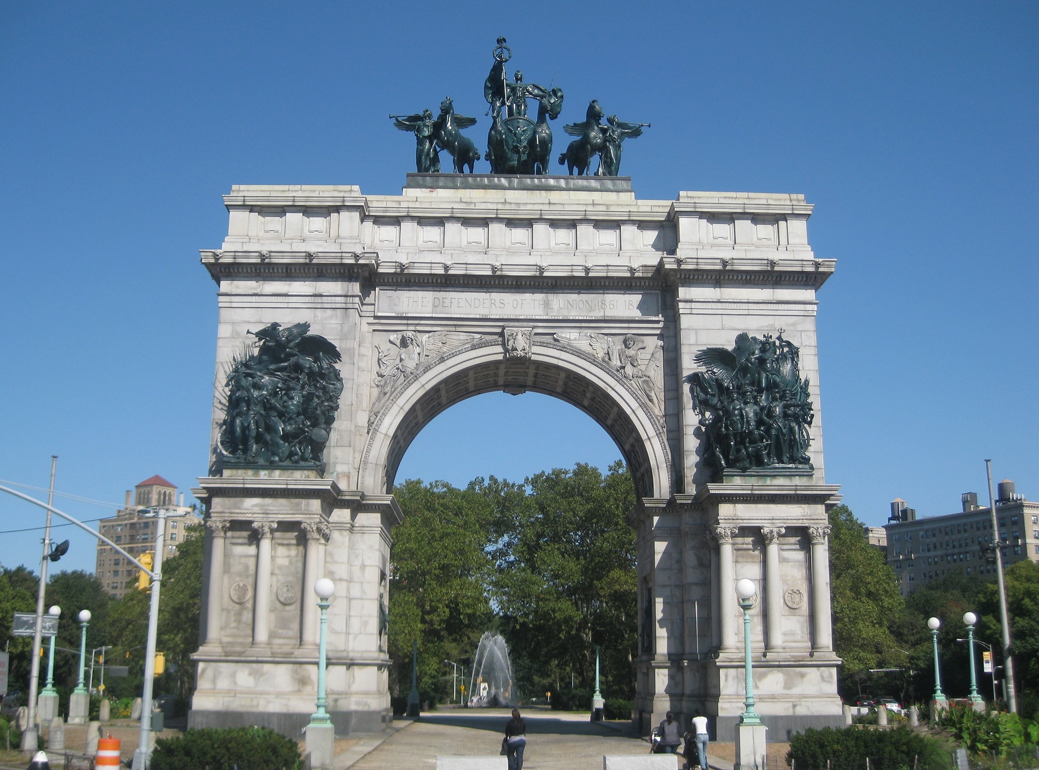Triumphal Arches and Classicizing Monuments in the Americas